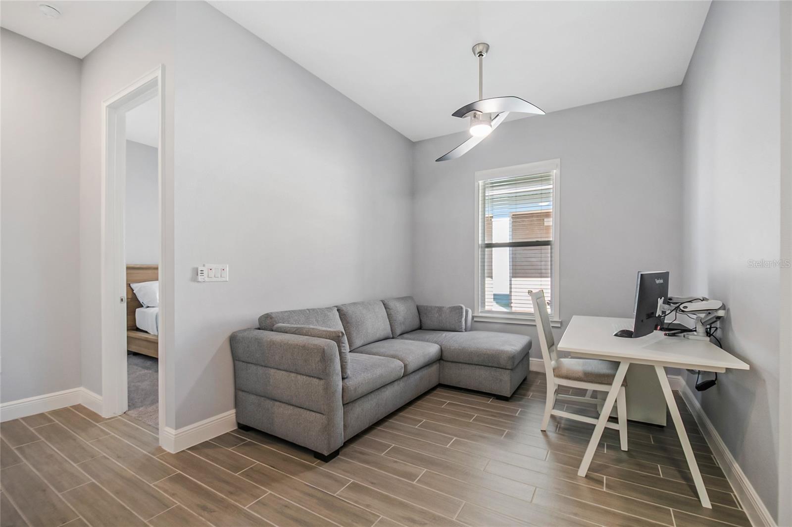 Image 18 of 48 For 2302 Datura Loop