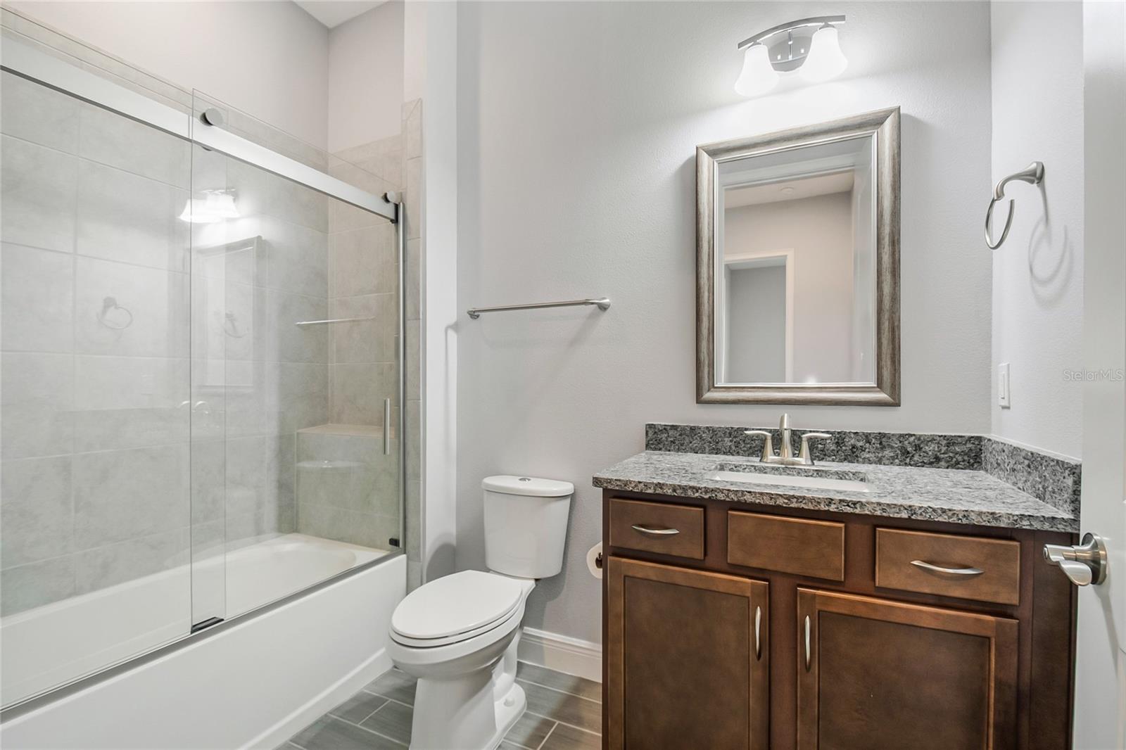 Image 21 of 48 For 2302 Datura Loop