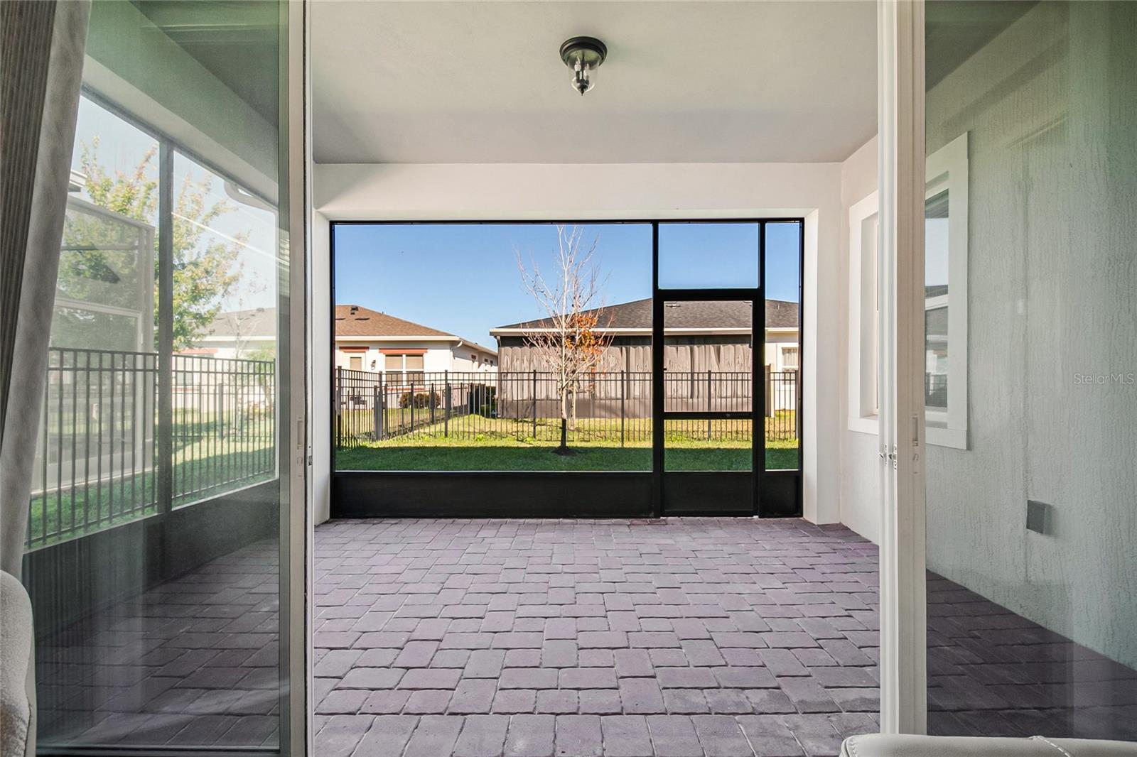 Image 23 of 48 For 2302 Datura Loop