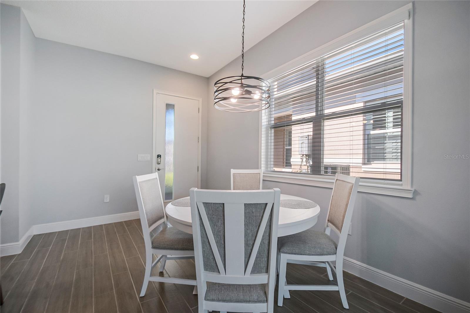 Image 5 of 48 For 2302 Datura Loop