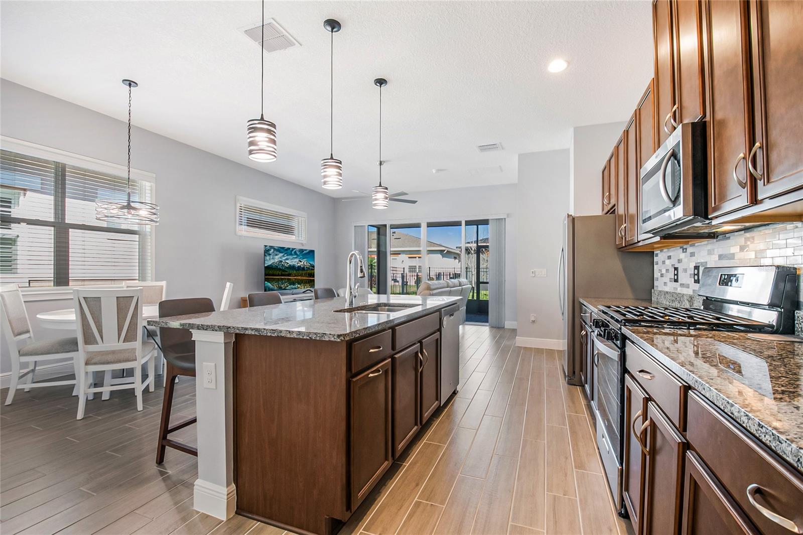 Image 6 of 48 For 2302 Datura Loop