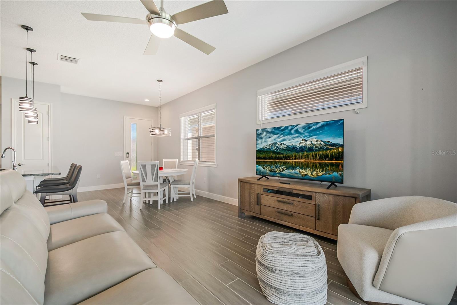 Image 9 of 48 For 2302 Datura Loop