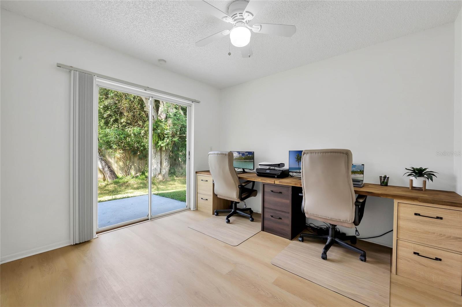 Listing photo id 17 for 2308 Donegan Place