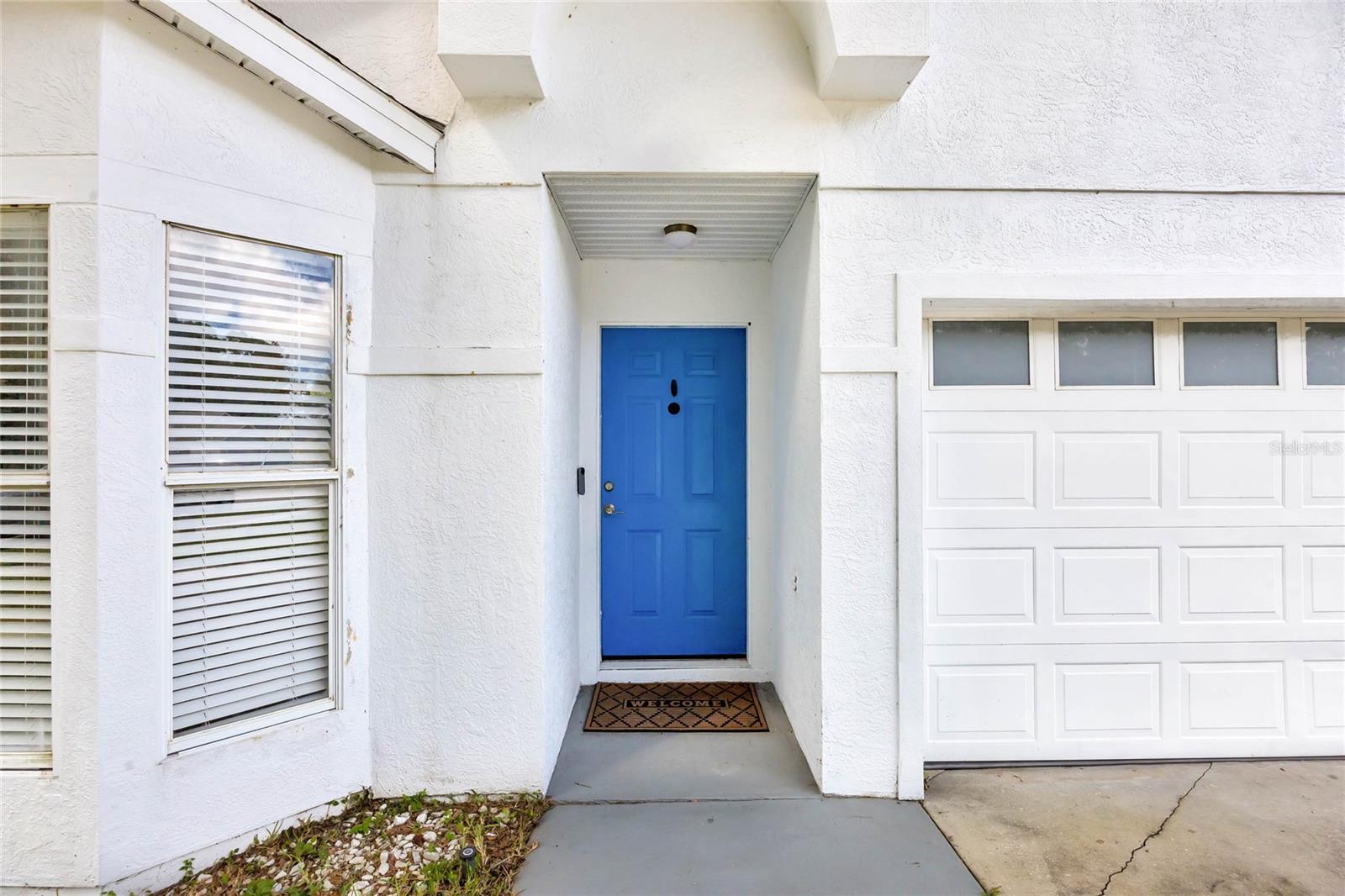 Listing photo id 3 for 2308 Donegan Place