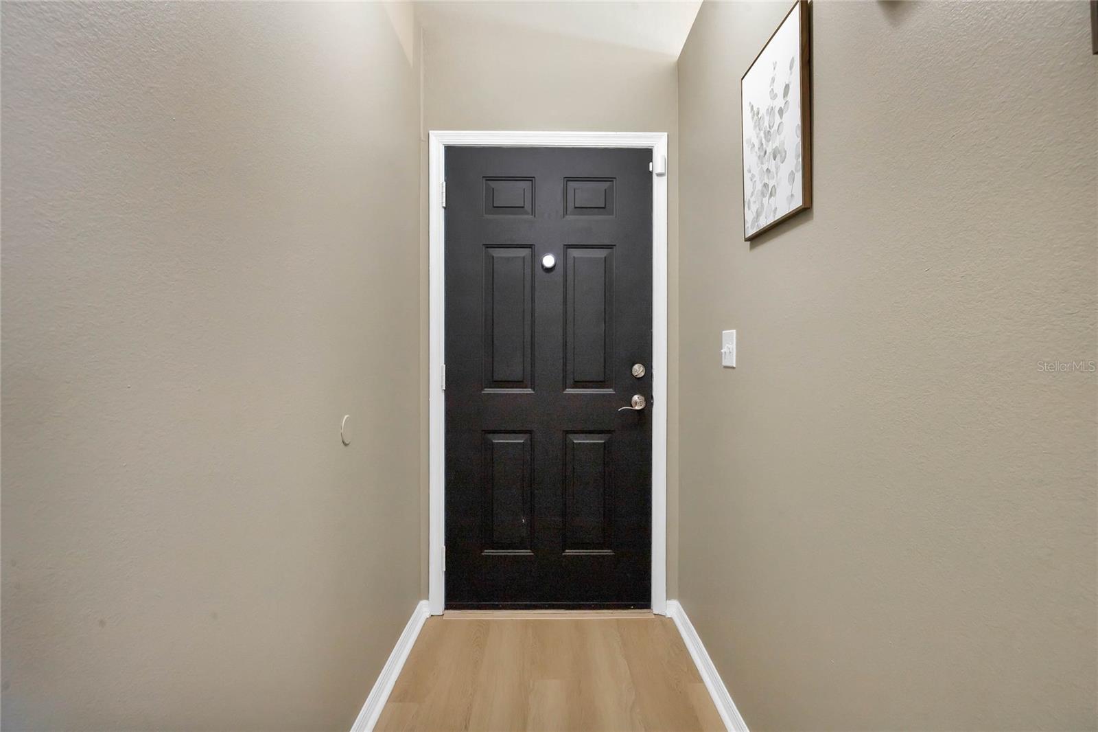 Listing photo id 4 for 2308 Donegan Place