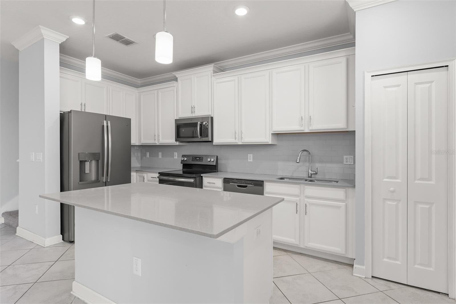 Image 12 of 40 For 1314 Royal St George Boulevard