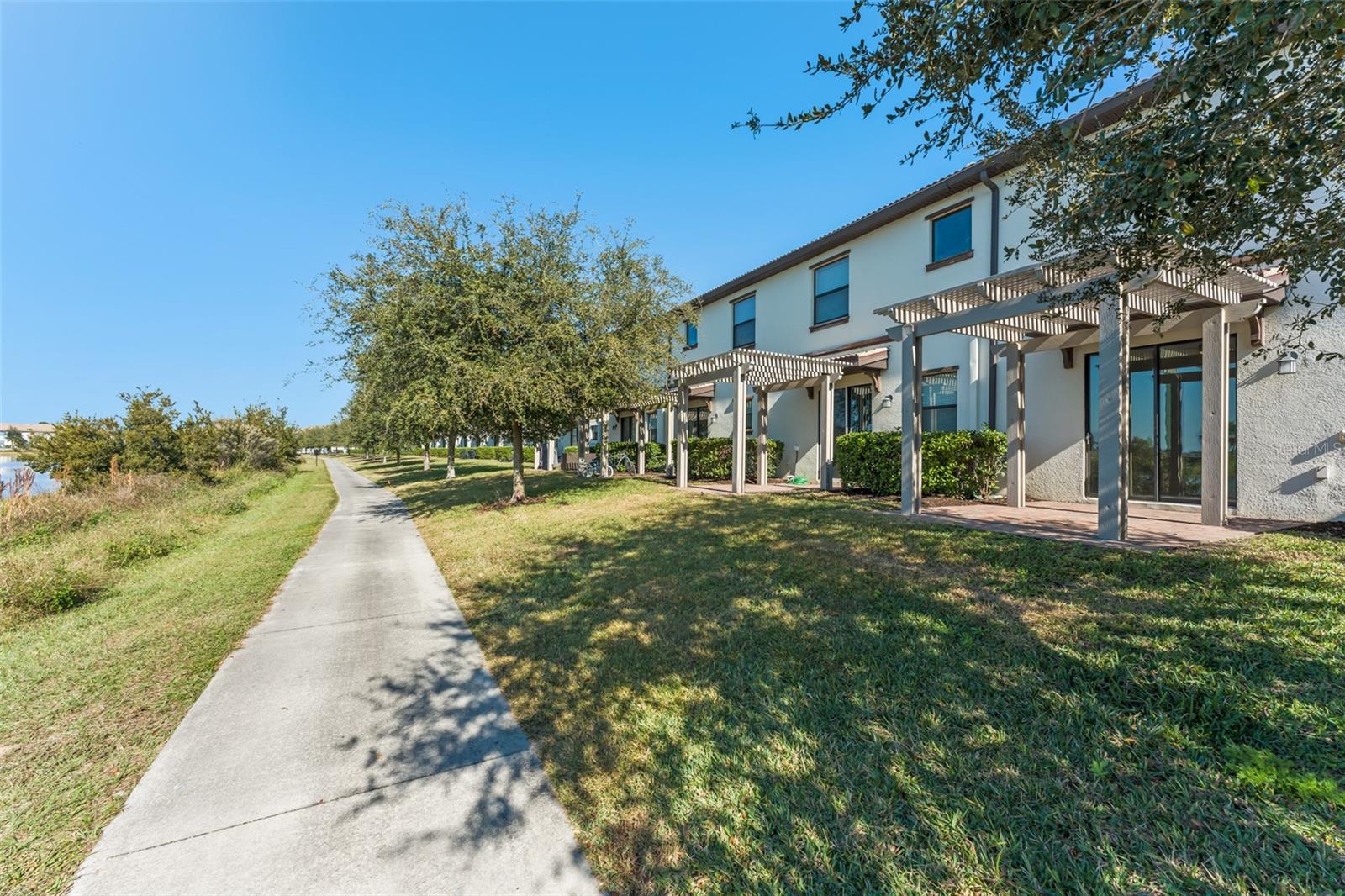 Image 34 of 40 For 1314 Royal St George Boulevard