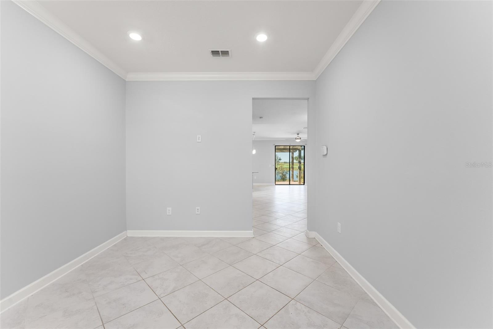 Image 4 of 40 For 1314 Royal St George Boulevard