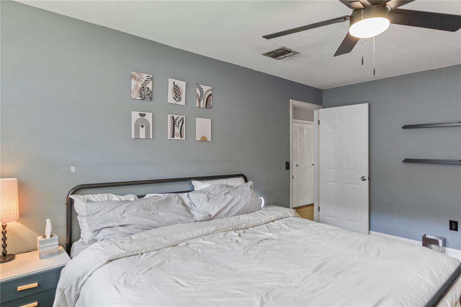 Image 19 of 42 For 607 Green Briar Boulevard