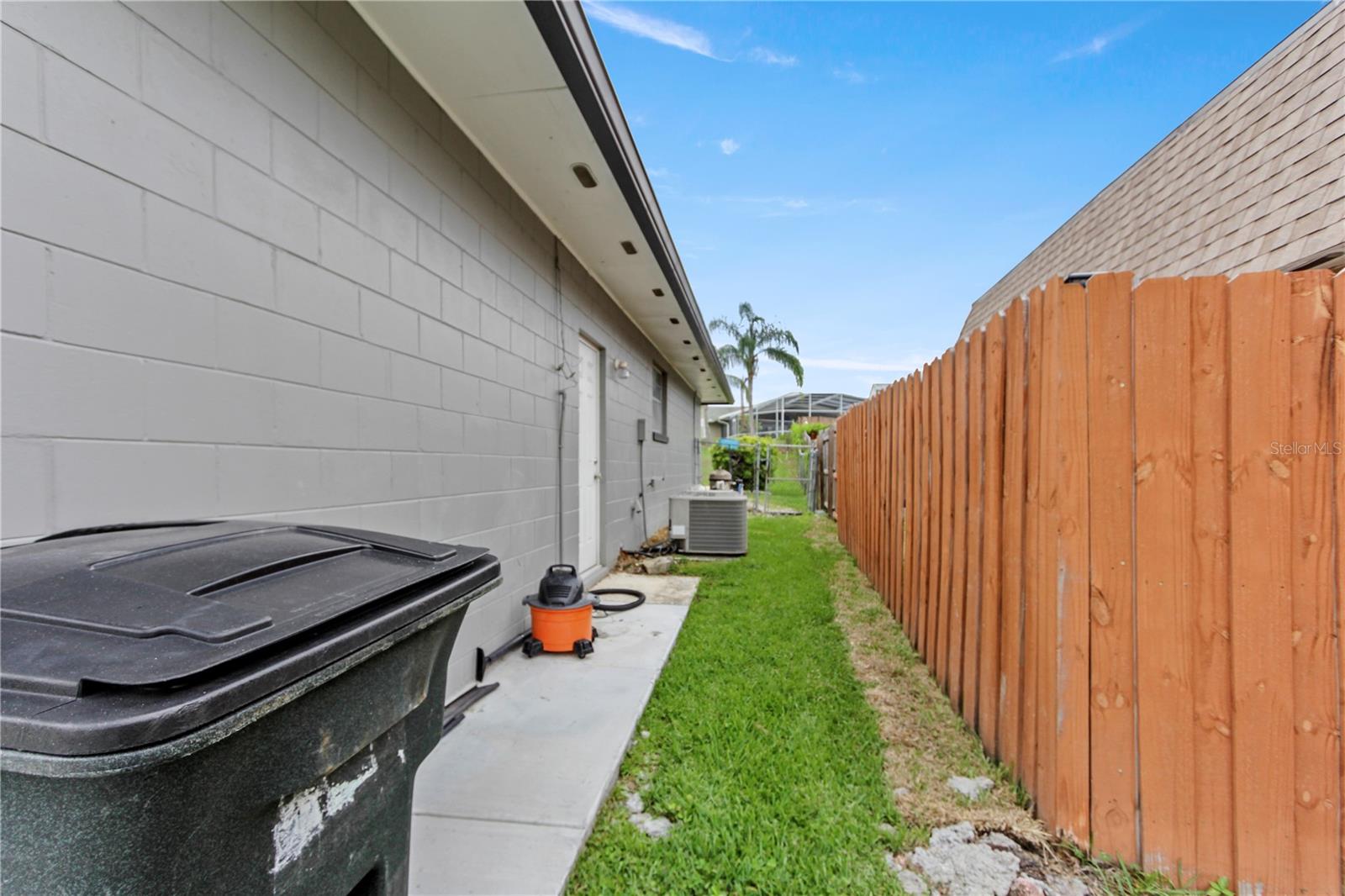 Image 34 of 42 For 607 Green Briar Boulevard