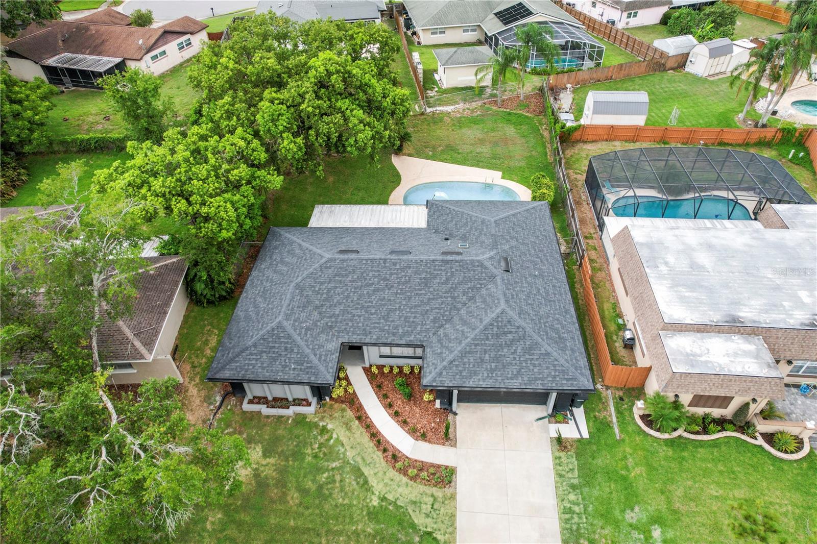 Image 39 of 42 For 607 Green Briar Boulevard