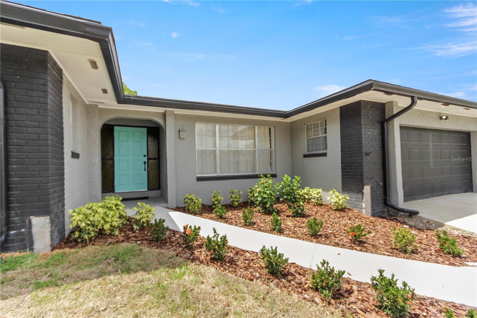 Image 5 of 42 For 607 Green Briar Boulevard