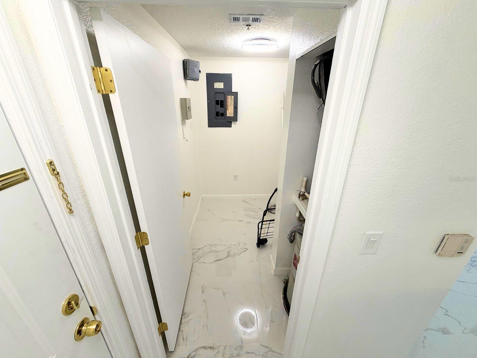 Image 10 of 28 For 5560 Metrowest Blvd  308