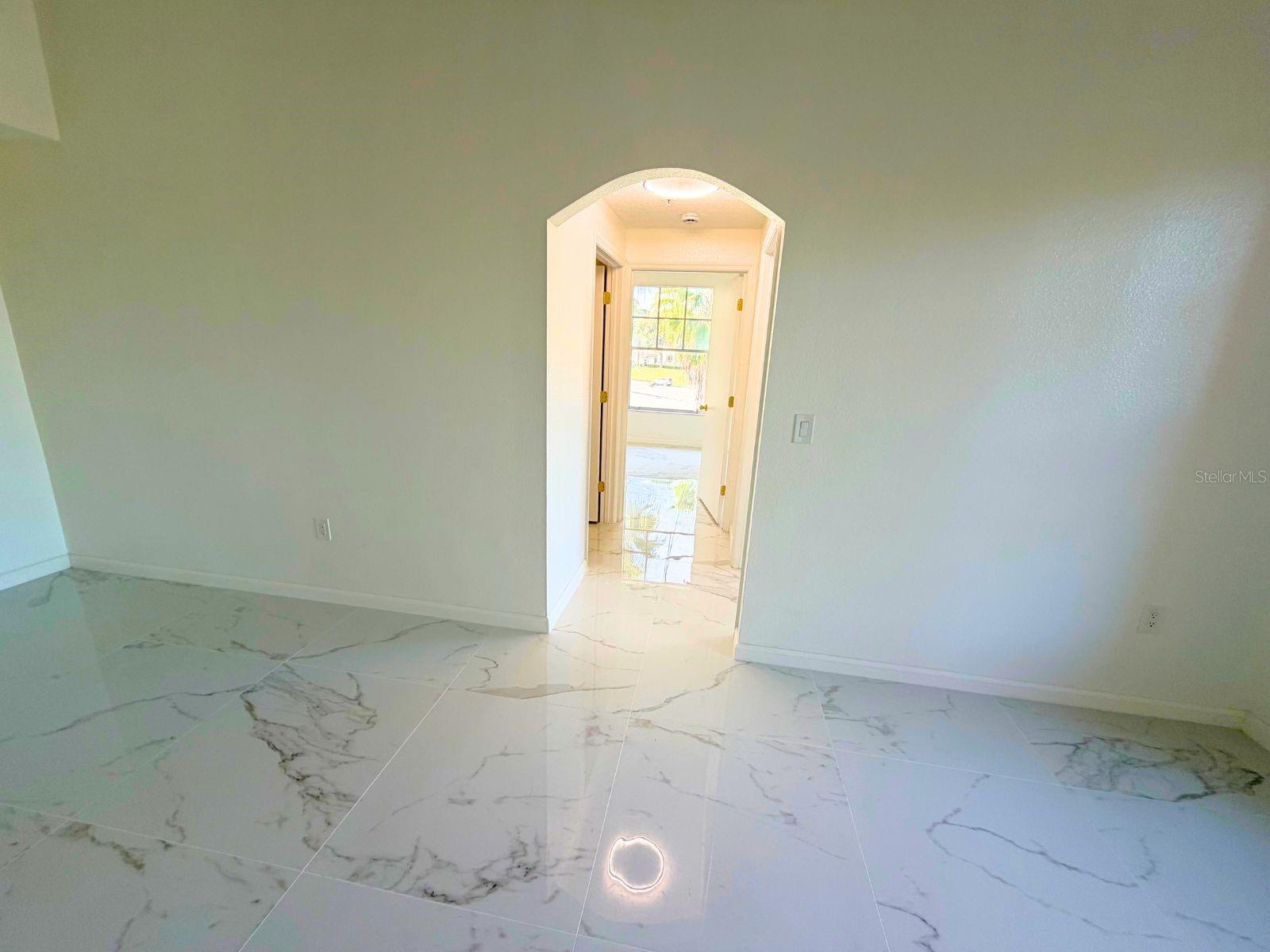 Image 11 of 28 For 5560 Metrowest Blvd  308