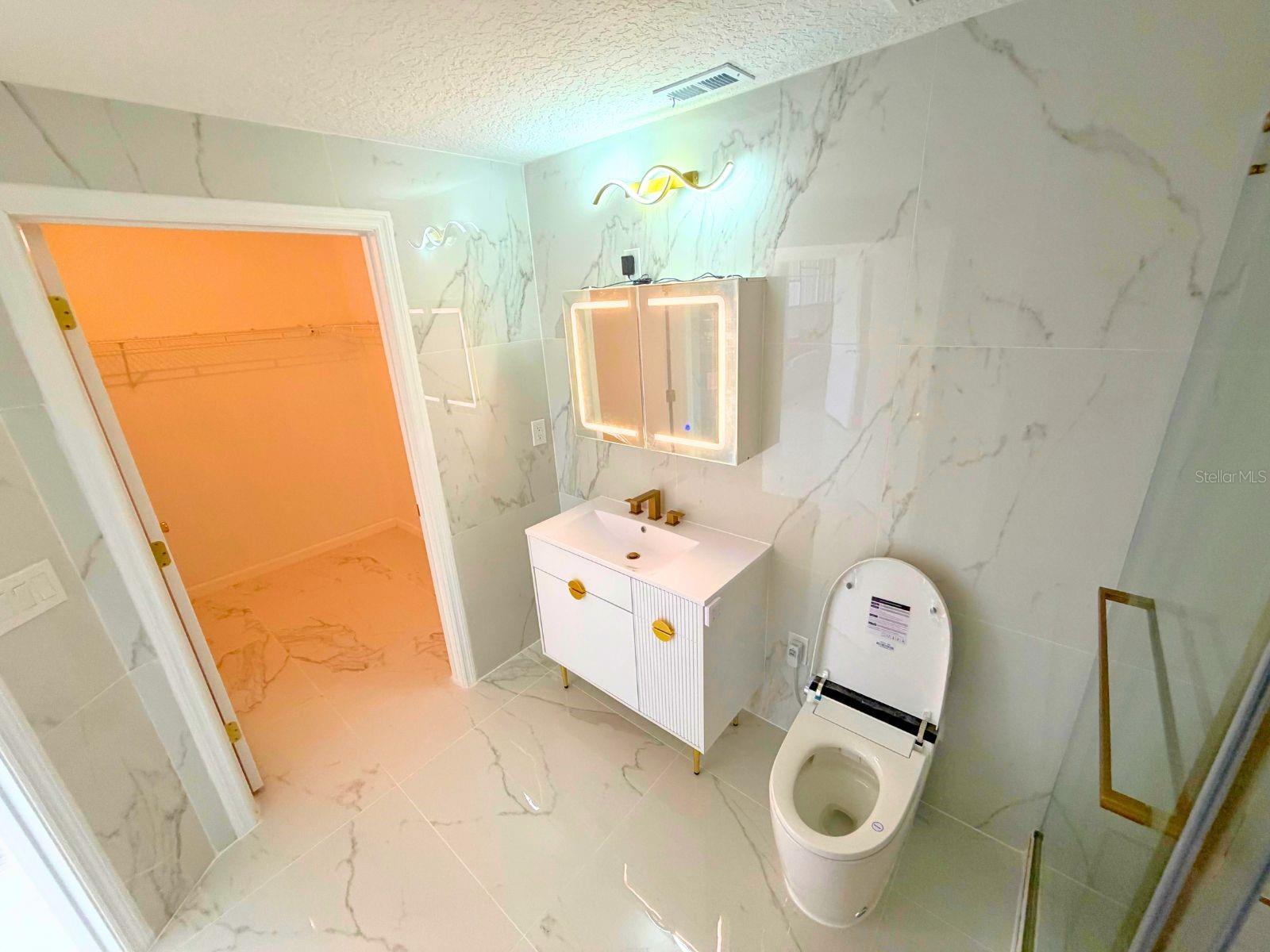 Image 17 of 28 For 5560 Metrowest Blvd  308