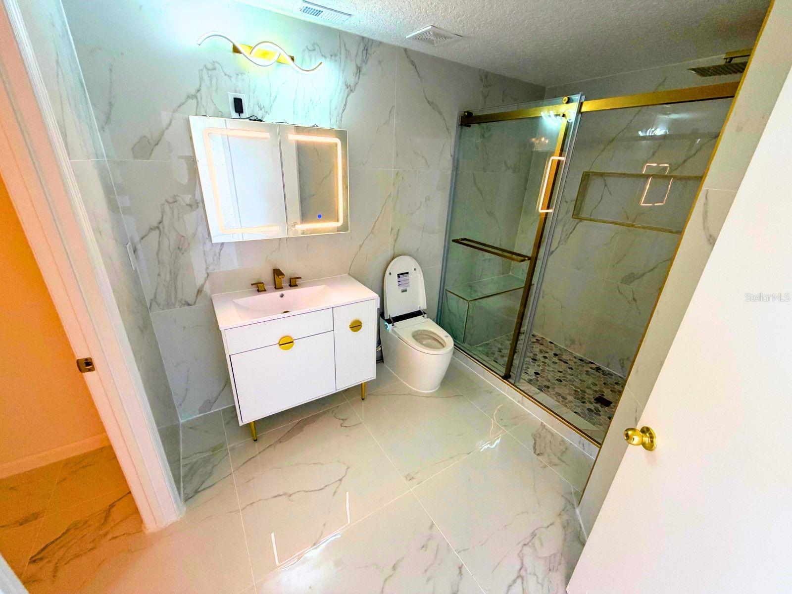 Image 21 of 28 For 5560 Metrowest Blvd  308