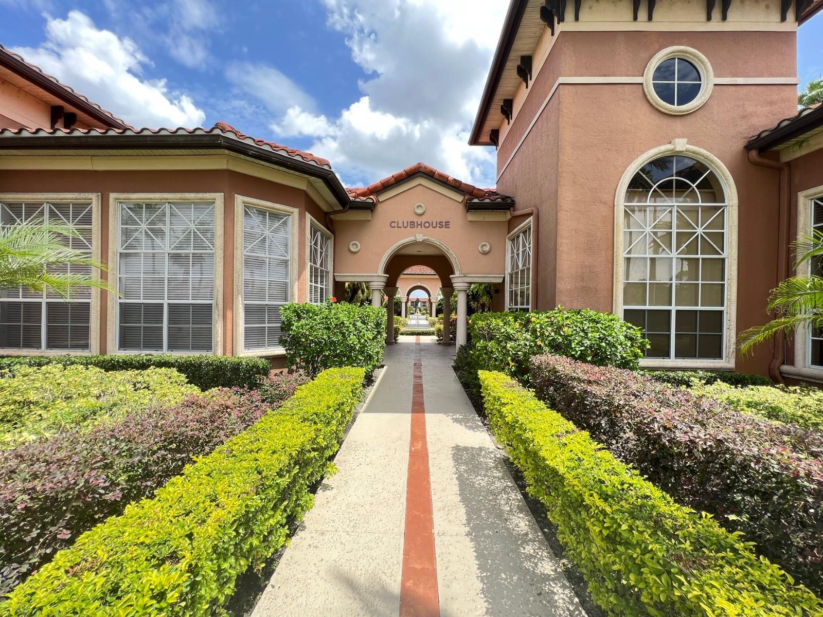 Image 26 of 28 For 5560 Metrowest Blvd  308