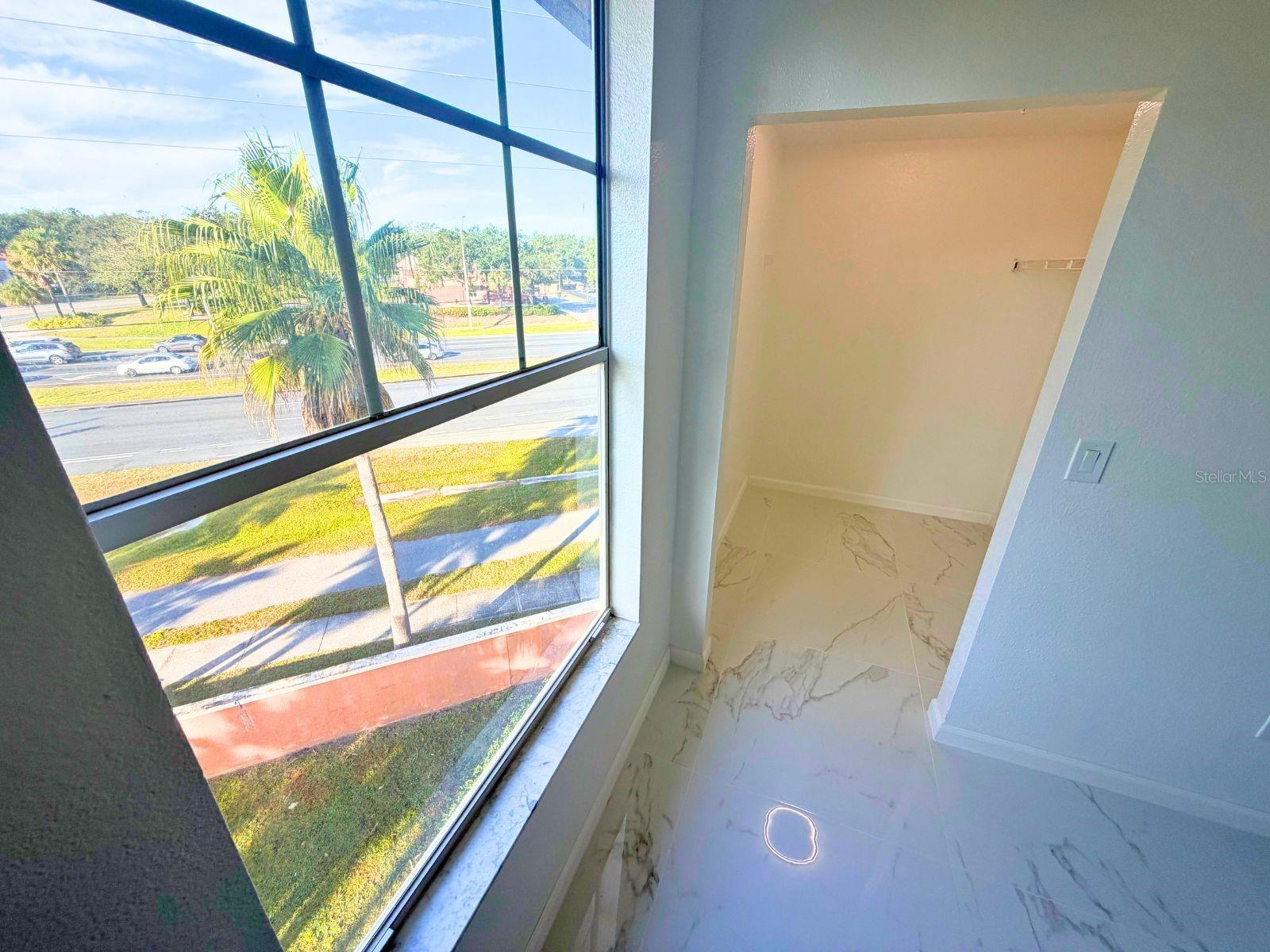 Image 5 of 28 For 5560 Metrowest Blvd  308