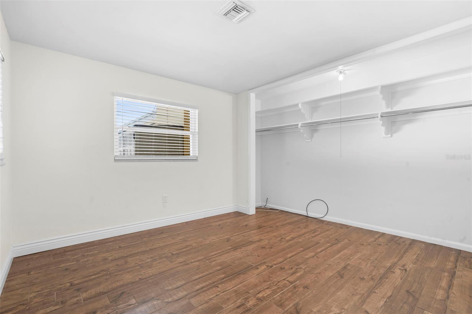 Image 21 of 70 For 811 Billsborough Road