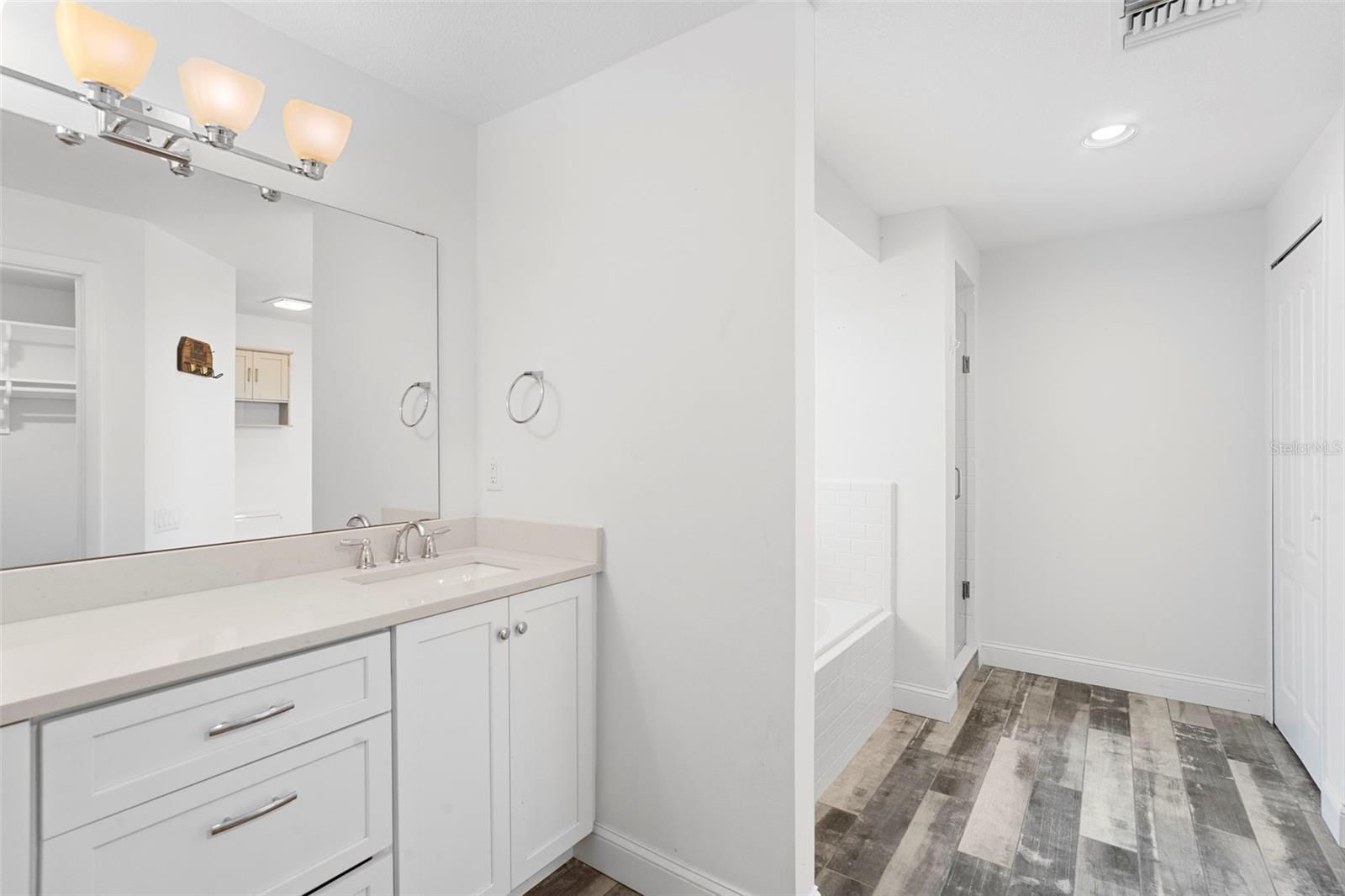 Image 31 of 70 For 811 Billsborough Road