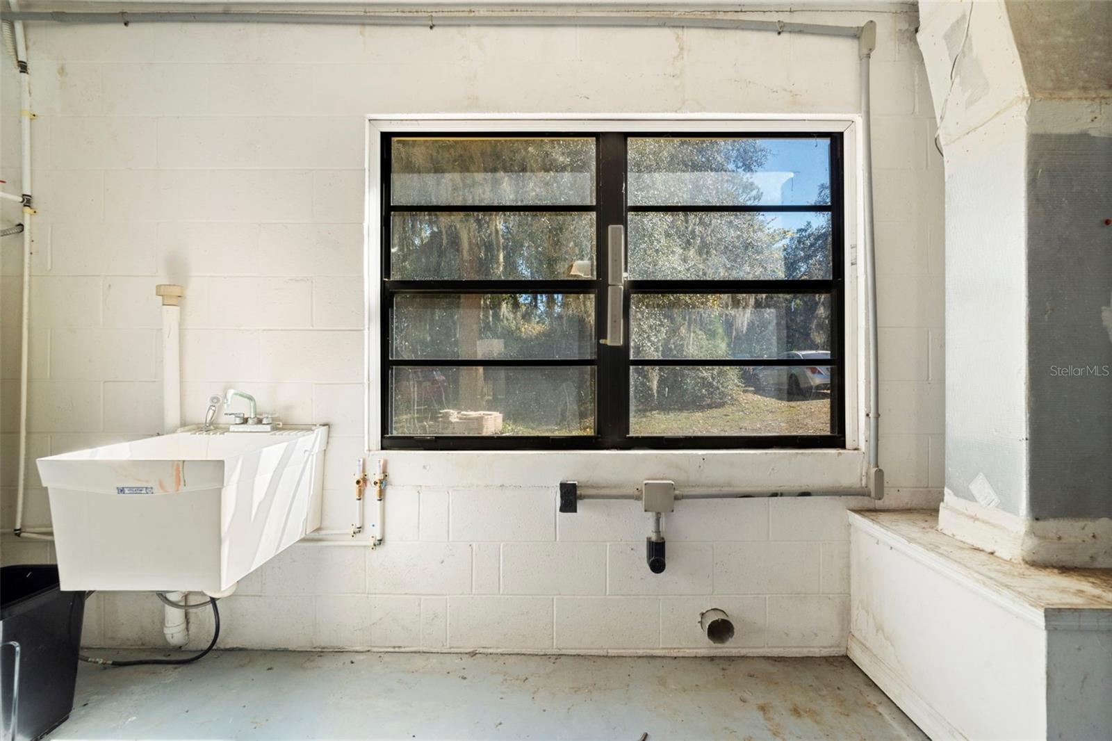 Image 47 of 70 For 811 Billsborough Road