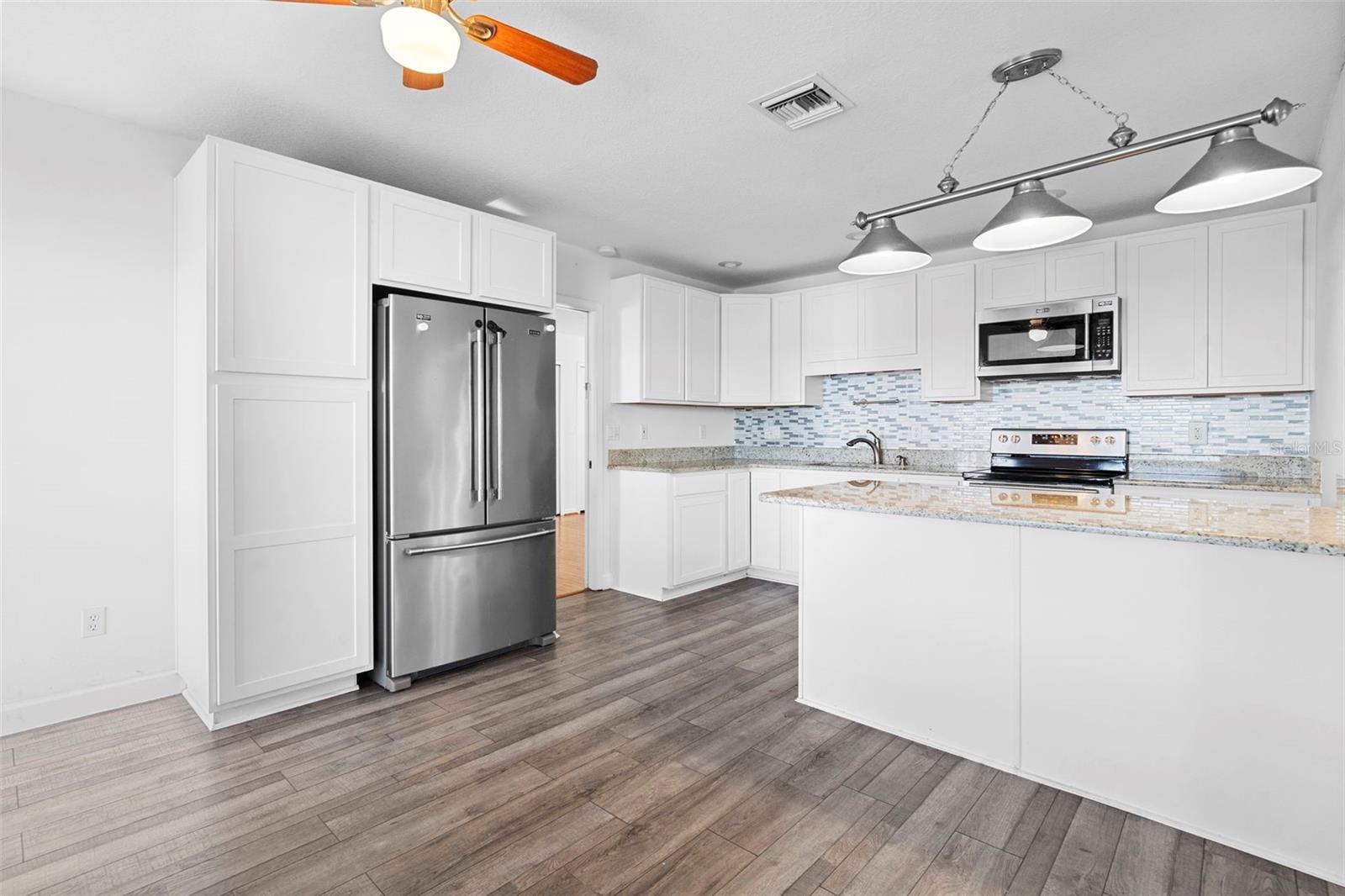 Image 51 of 70 For 811 Billsborough Road