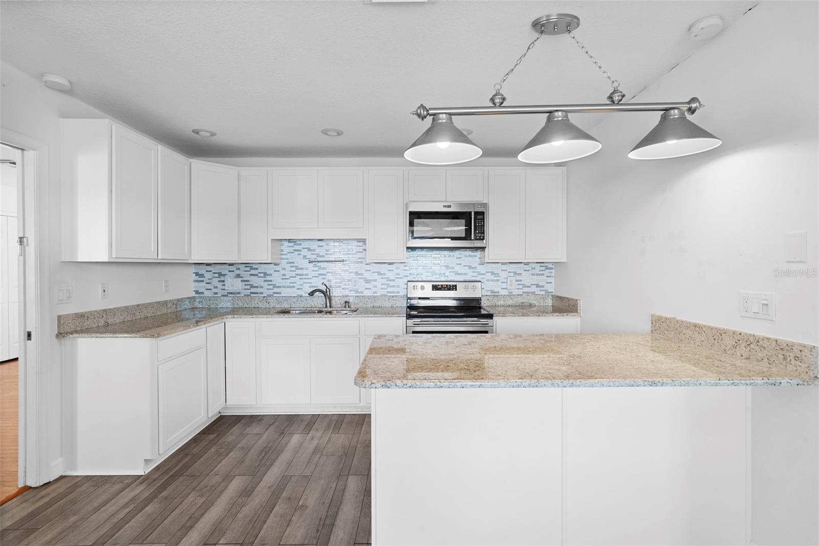 Image 52 of 70 For 811 Billsborough Road