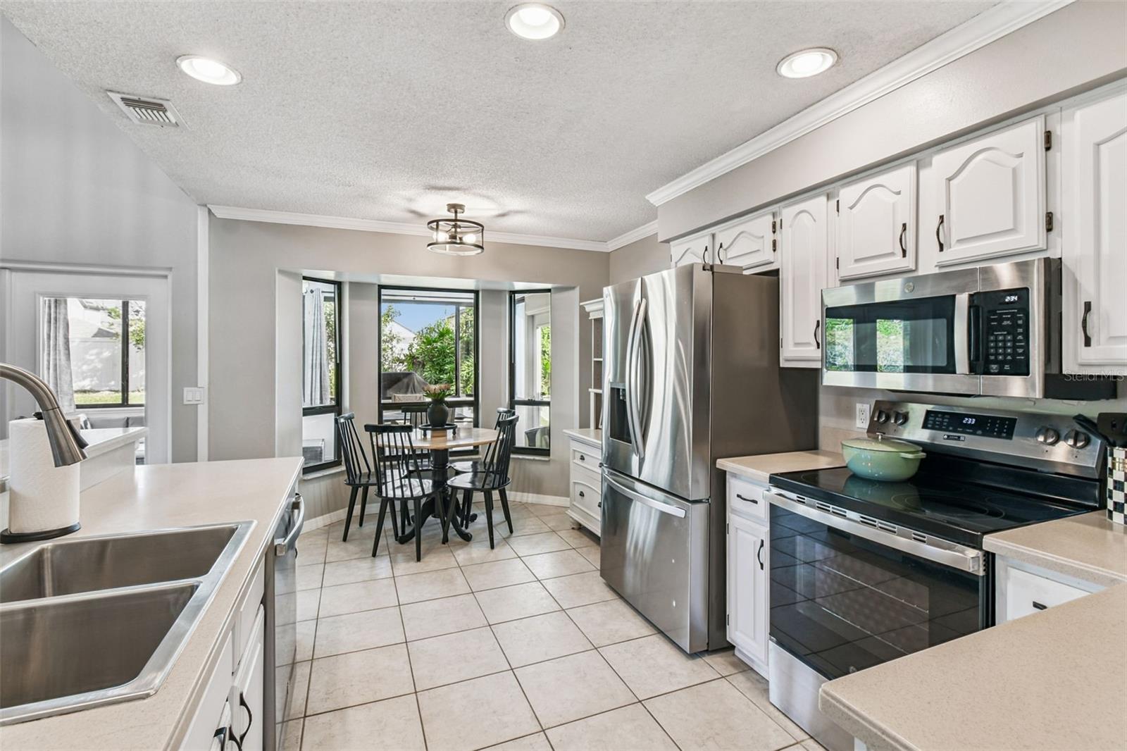 Image 10 of 60 For 987 Cross Cut Way