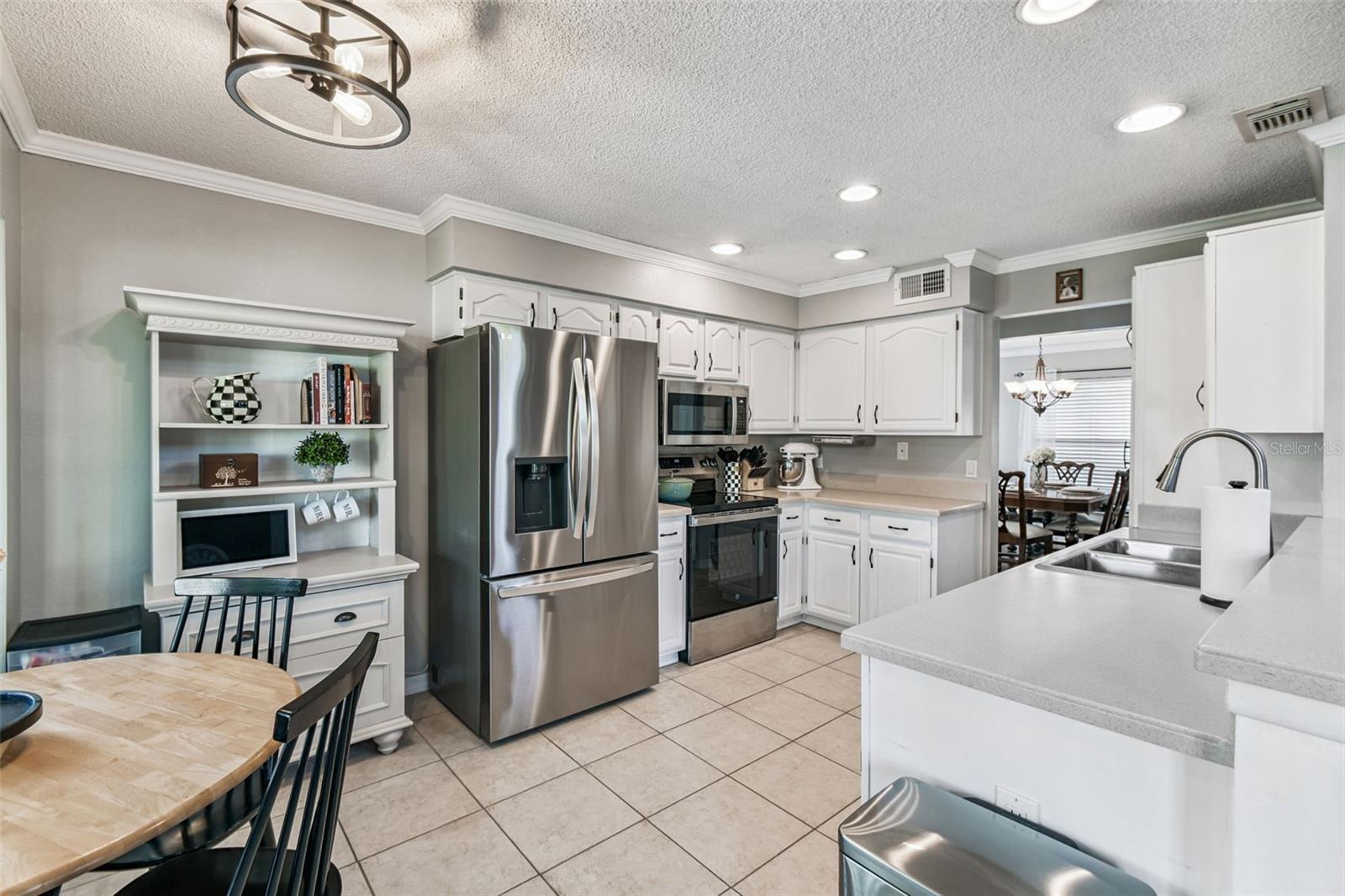 Image 13 of 60 For 987 Cross Cut Way