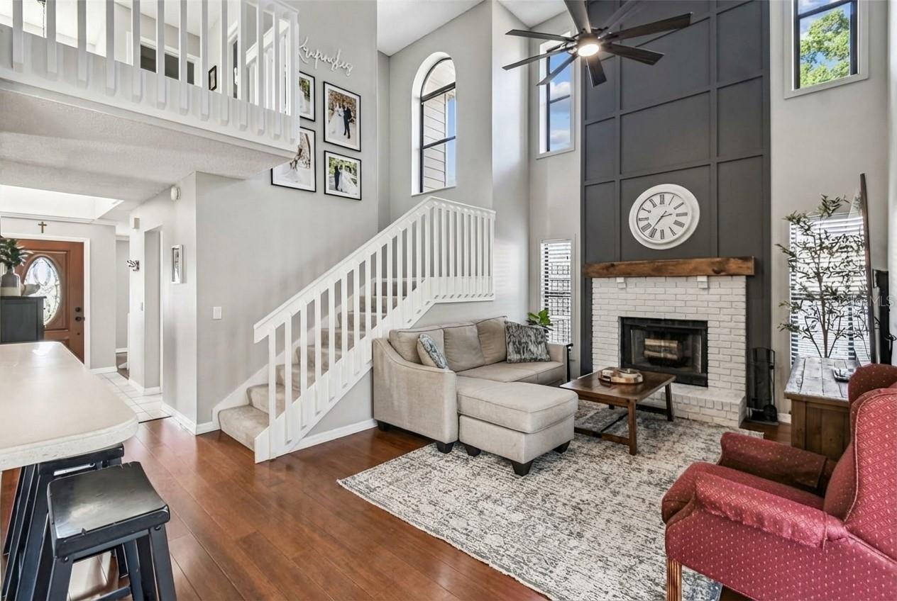 Image 17 of 60 For 987 Cross Cut Way