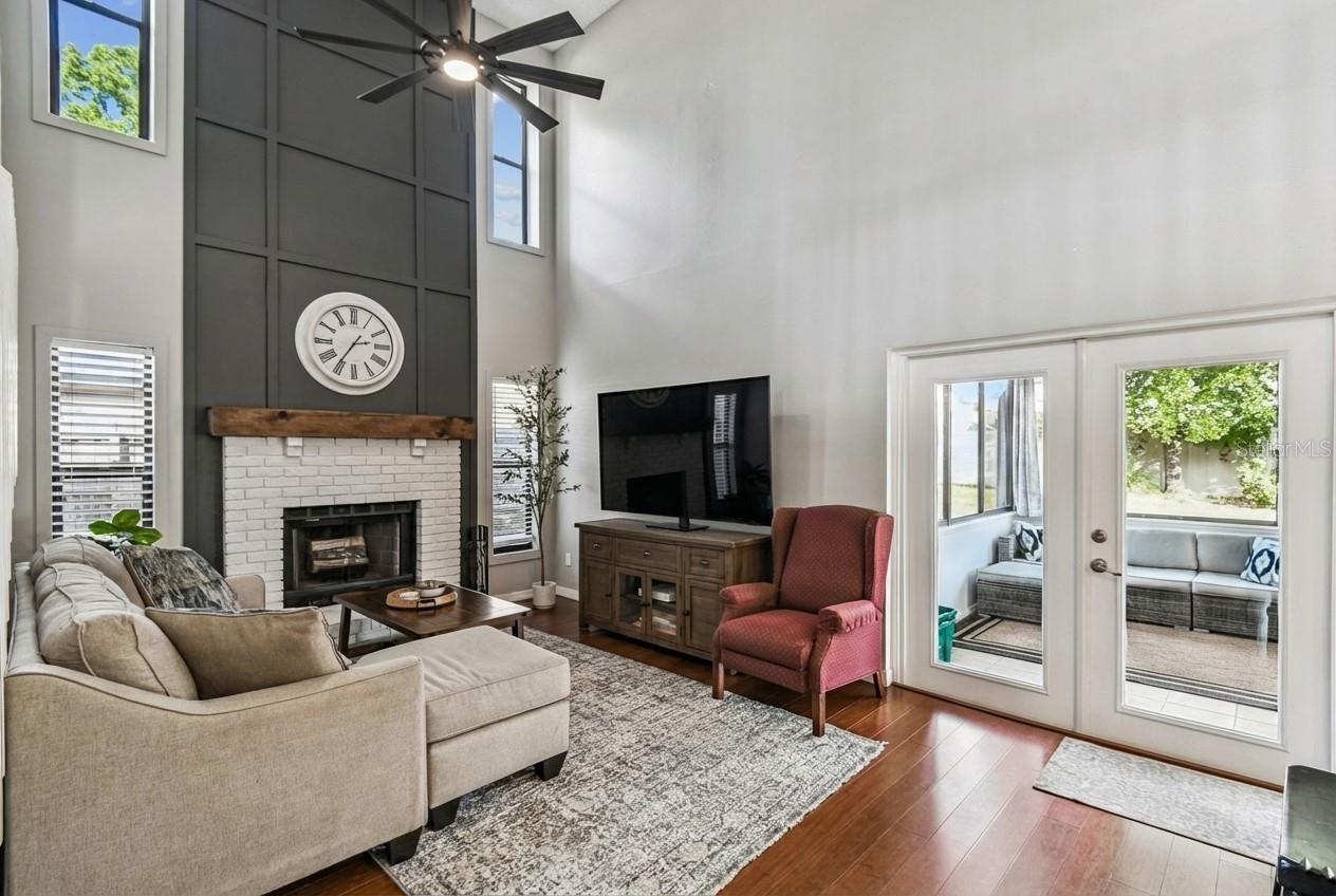 Image 19 of 60 For 987 Cross Cut Way