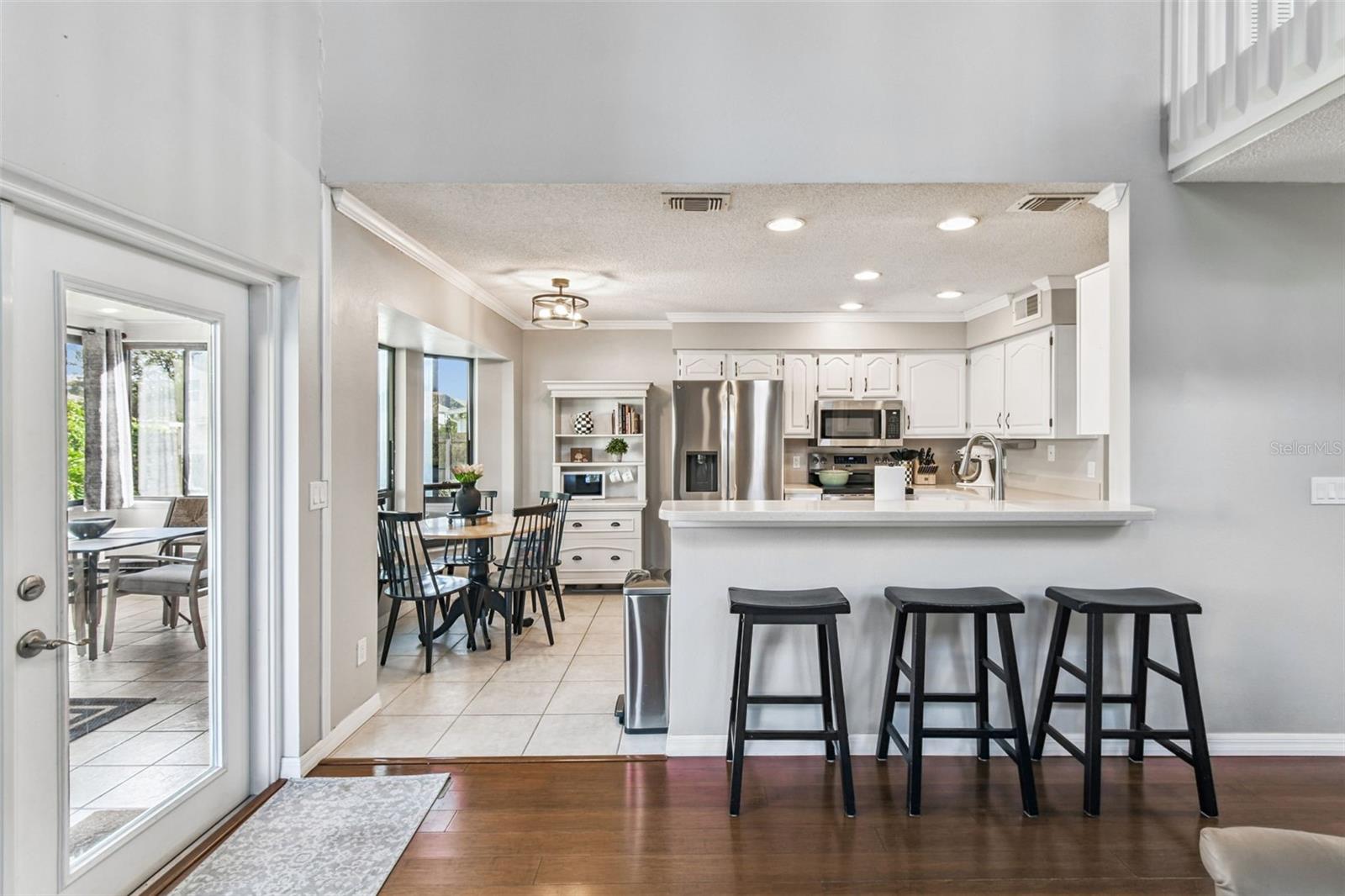 Image 20 of 60 For 987 Cross Cut Way