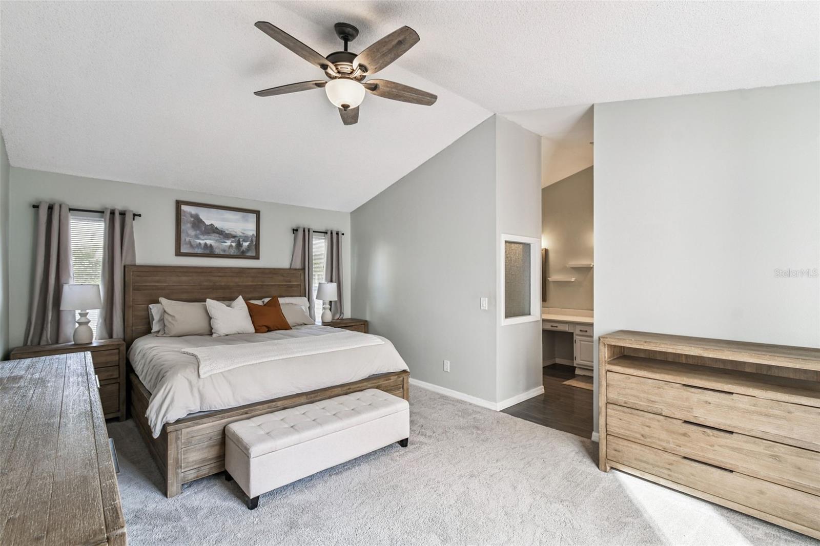 Image 22 of 60 For 987 Cross Cut Way