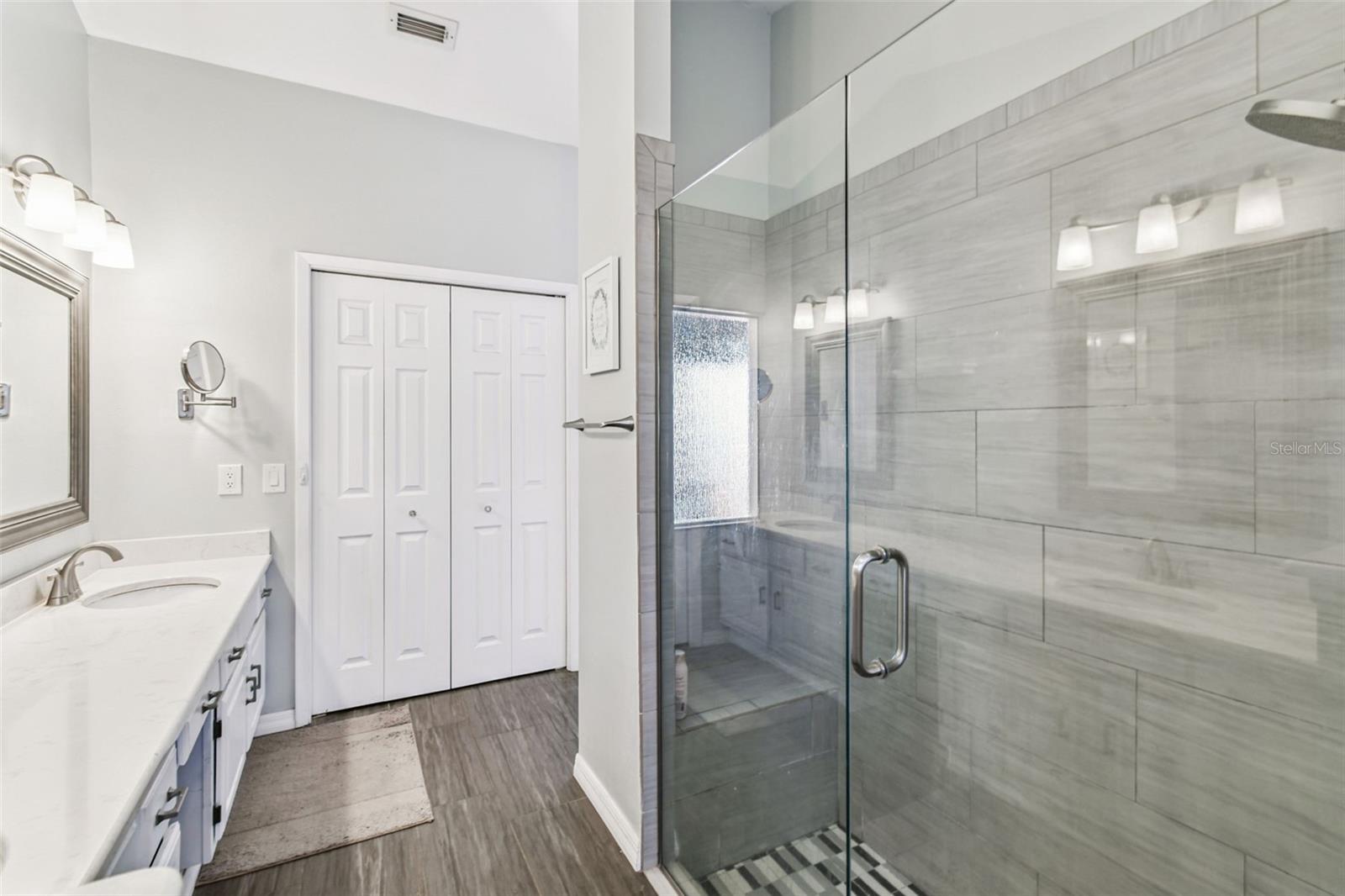 Image 26 of 60 For 987 Cross Cut Way