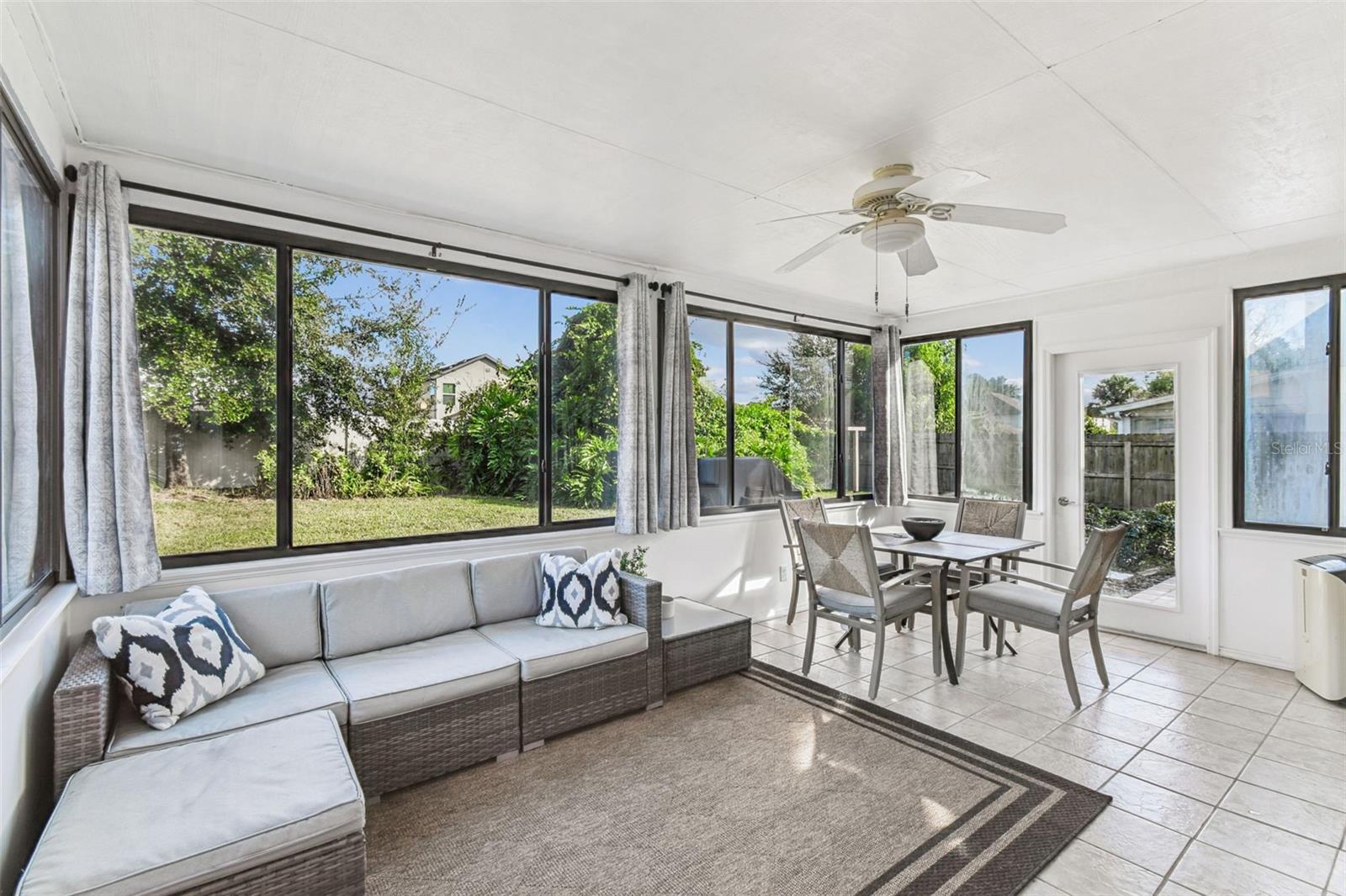 Image 42 of 60 For 987 Cross Cut Way