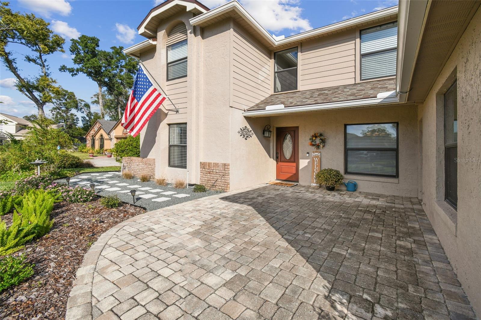 Image 5 of 60 For 987 Cross Cut Way