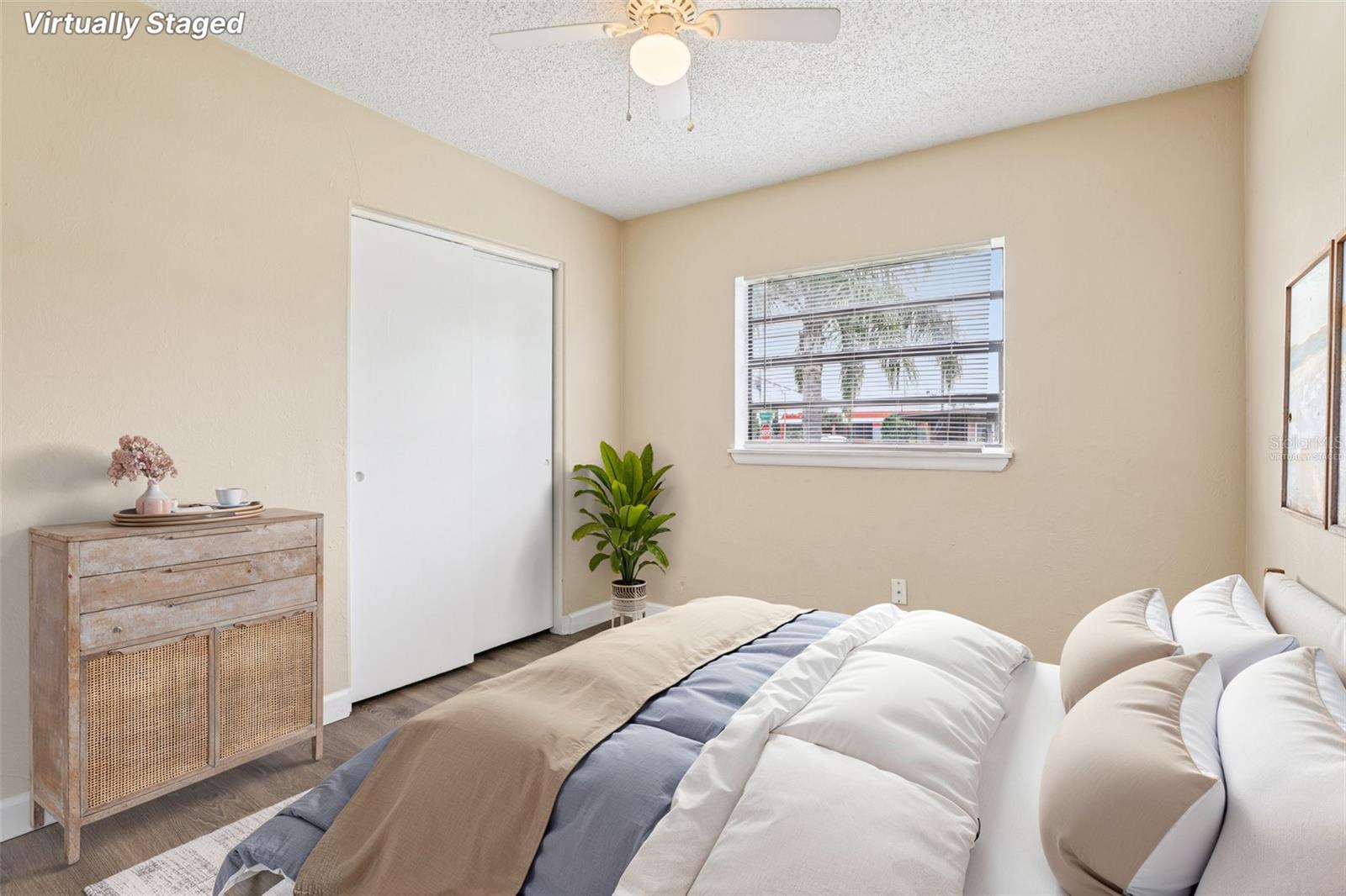 Image 13 of 19 For 702 Solandra Drive