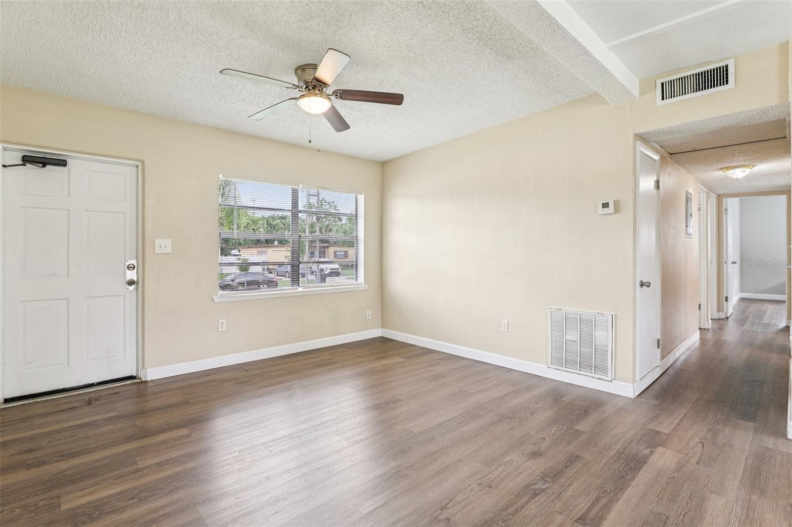 Image 4 of 19 For 702 Solandra Drive