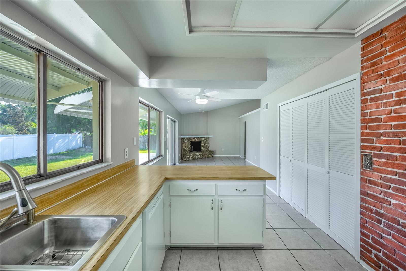 Image 10 of 16 For 605 Antilla Avenue