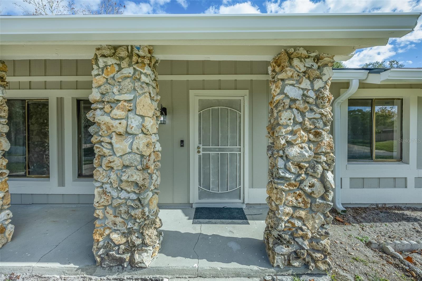 Image 3 of 16 For 605 Antilla Avenue