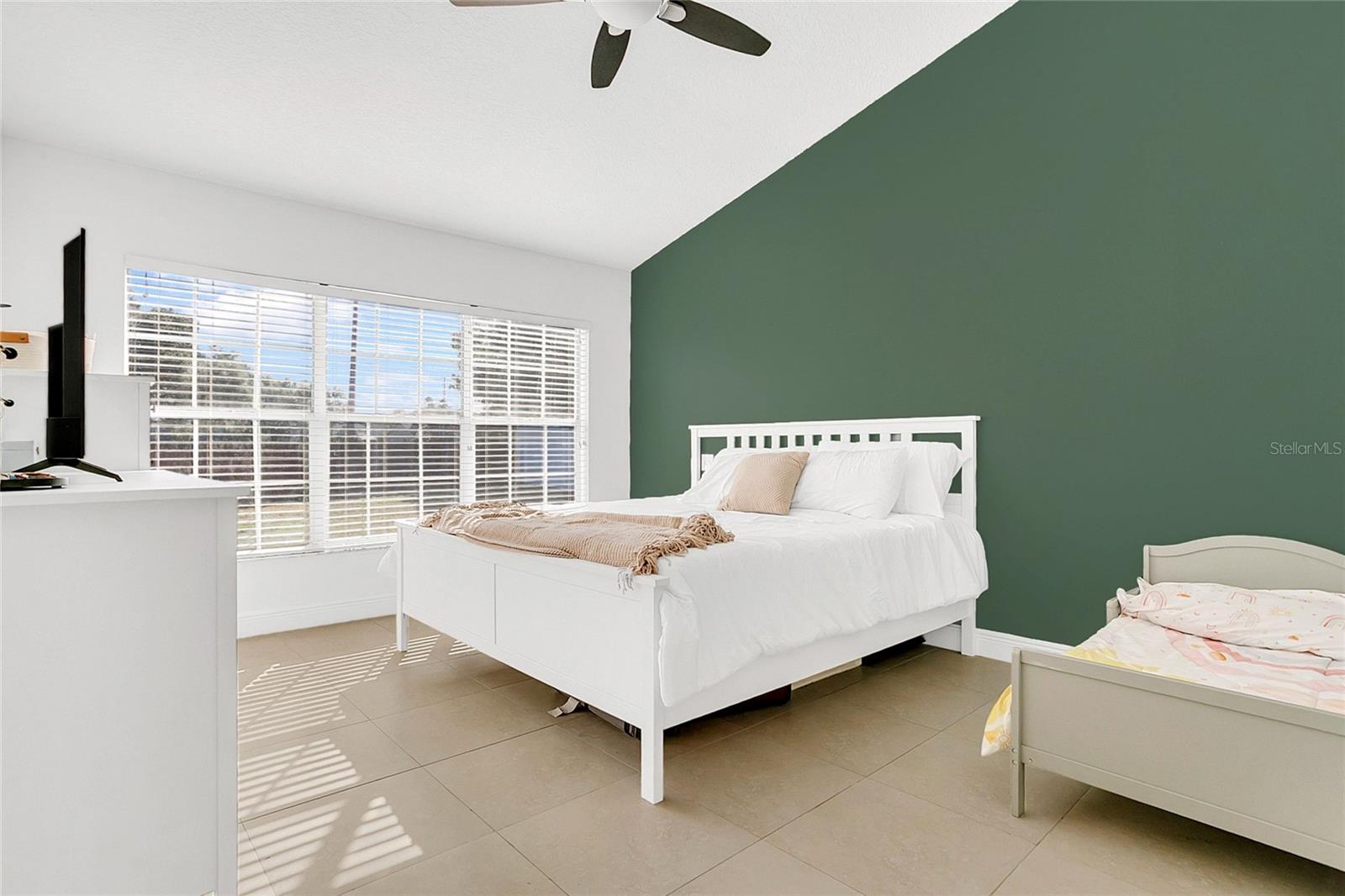 Image 12 of 36 For 964 Charing Cross Circle