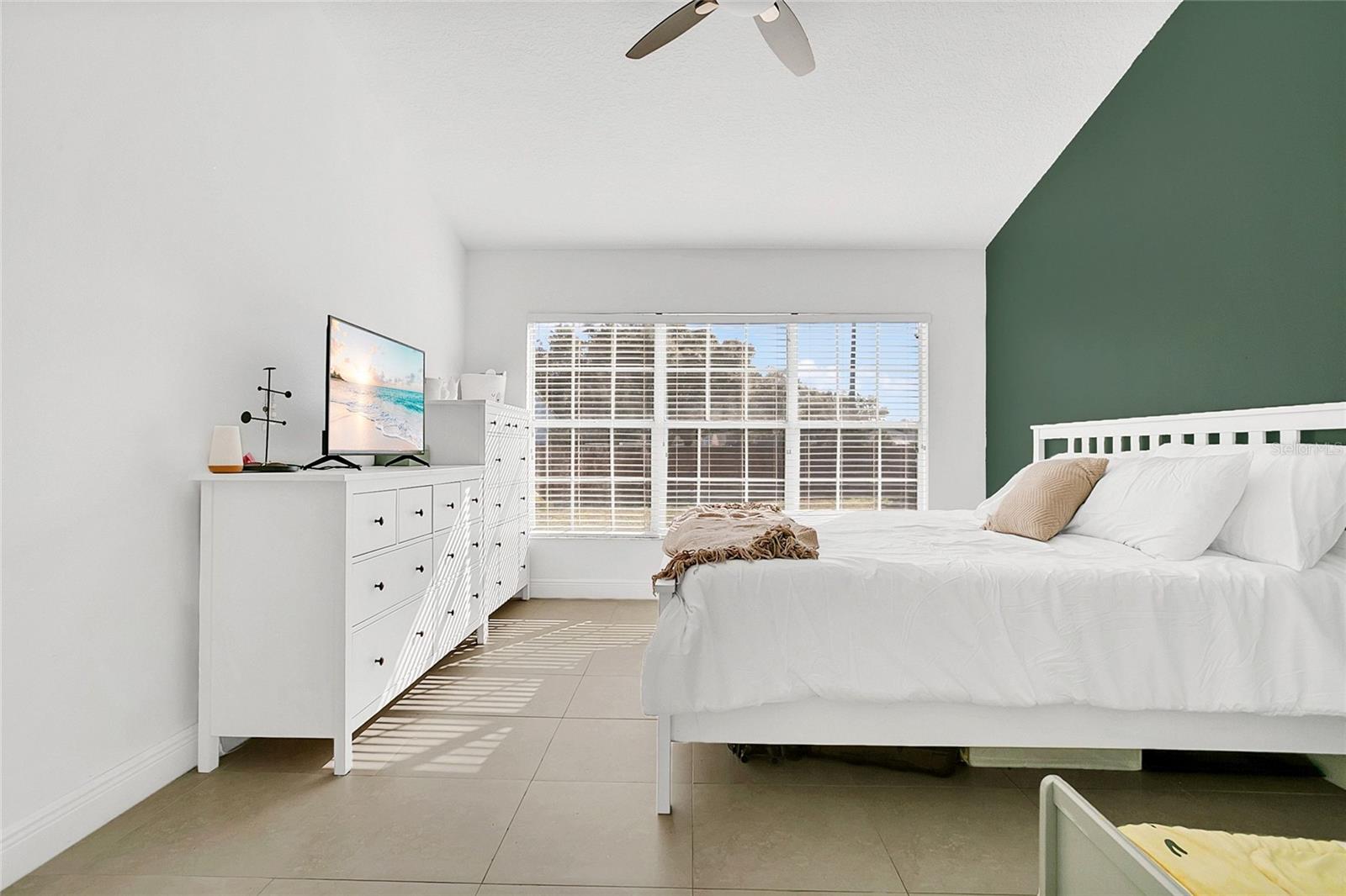 Image 13 of 36 For 964 Charing Cross Circle