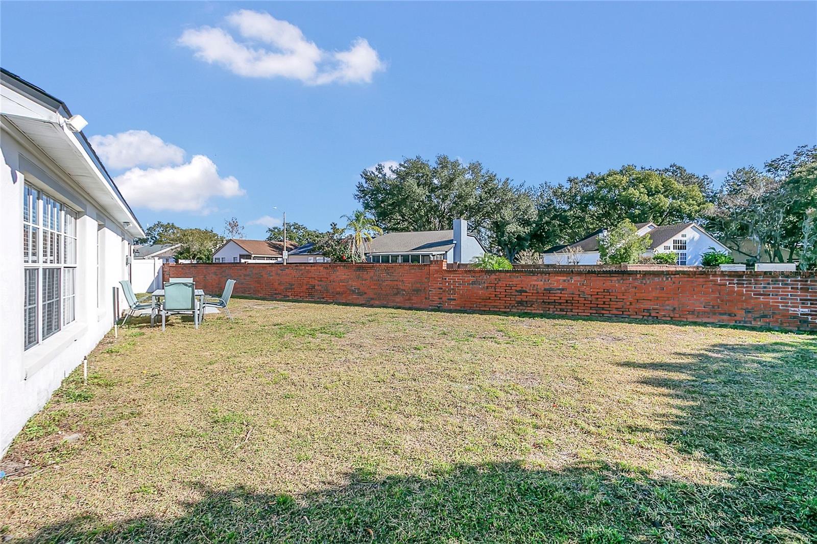 Image 22 of 36 For 964 Charing Cross Circle