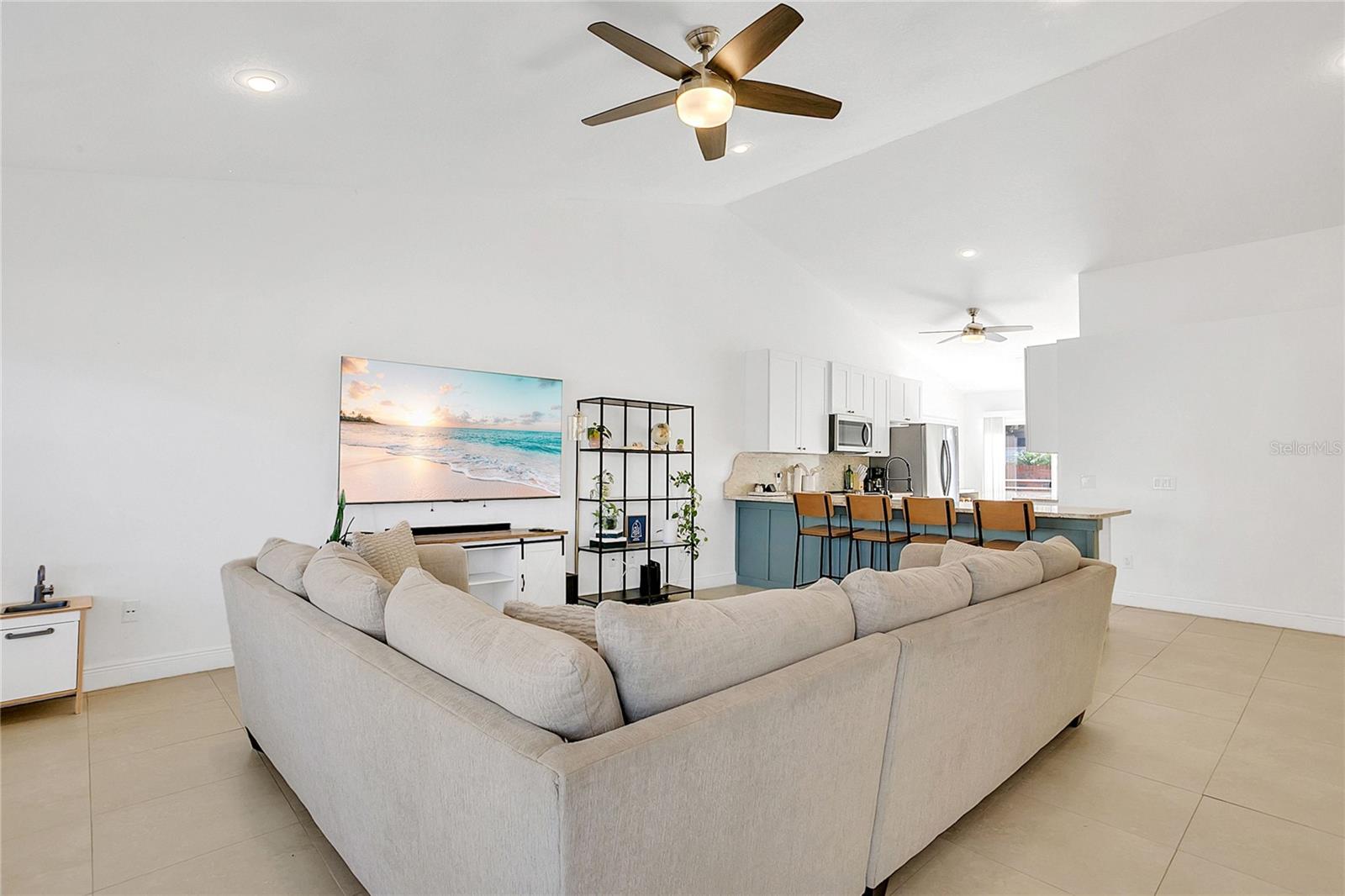 Image 6 of 36 For 964 Charing Cross Circle