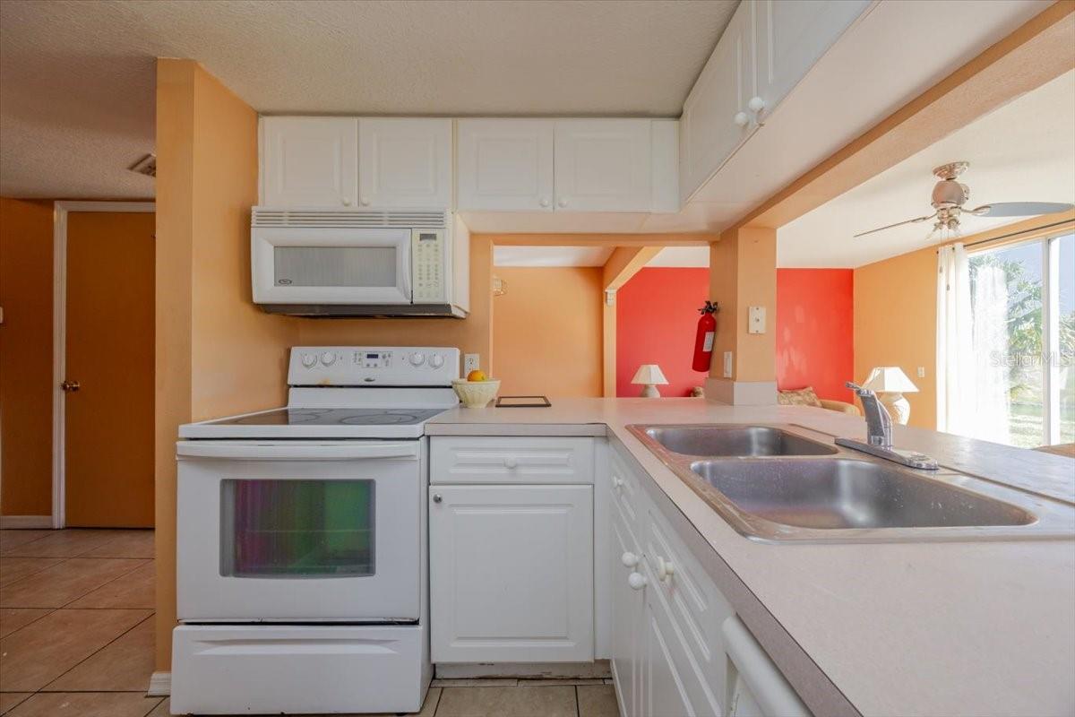 Image 4 of 25 For 203 Coco Plum Drive Main Unit