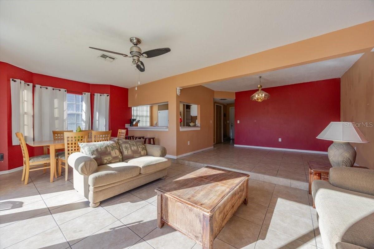 Image 7 of 25 For 203 Coco Plum Drive Main Unit