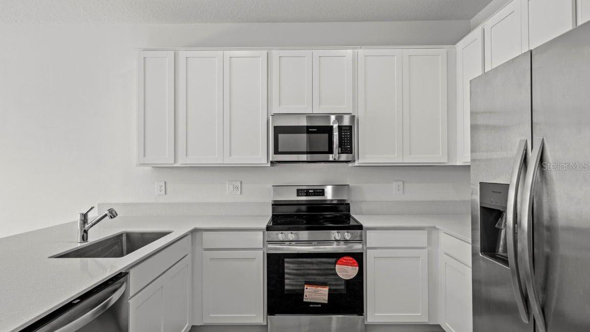 Image 7 of 24 For 3262 Laurent Loop