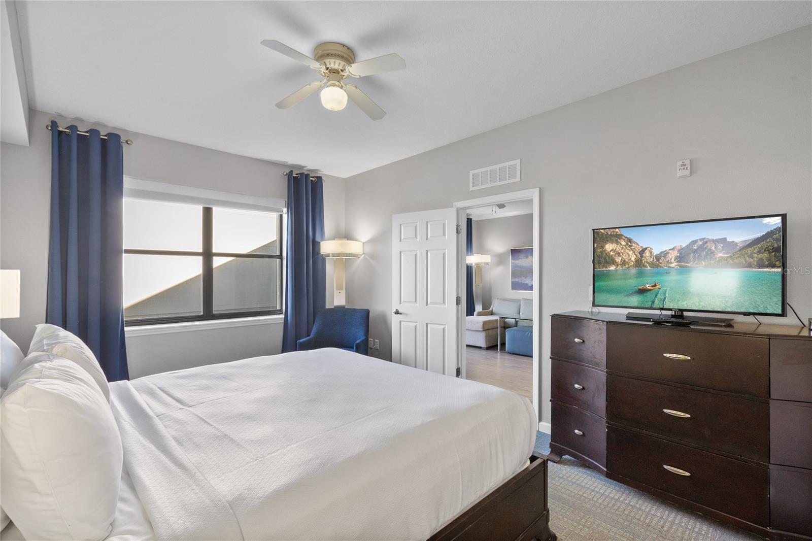 Image 23 of 28 For 14501 Grove Resort Avenue 1727