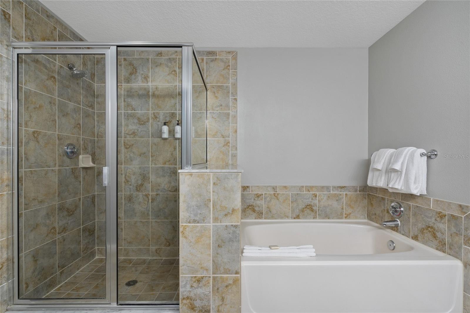 Image 26 of 28 For 14501 Grove Resort Avenue 1727