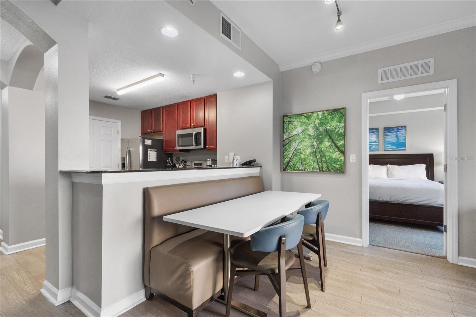 Image 7 of 28 For 14501 Grove Resort Avenue 1727